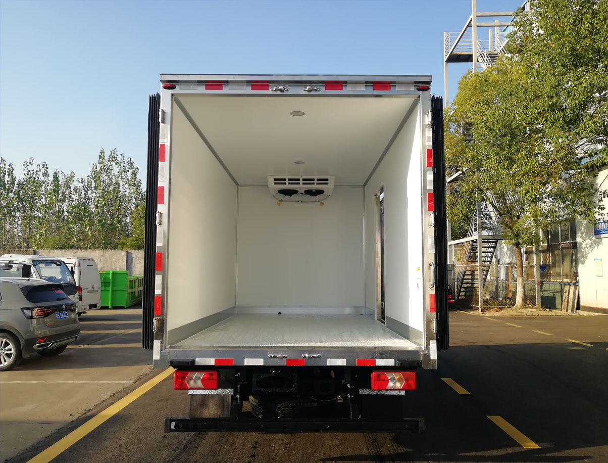 江铃新凯运冷藏车